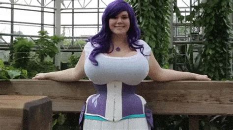 huge boobs bouncing gif|Big Boobs Bouncing Porn GIFs 